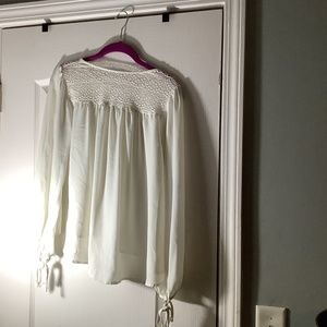 Long sleeve blouse with ties on the sleeve white